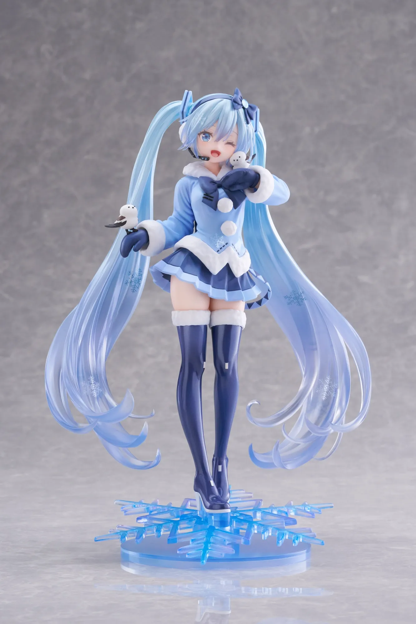 Аніме фігурка Хацуне Міку: Снігова Міку 2012 (Hatsune Miku: Snow Miku 2012 Ver.) — Вокалоїд (Vocaloid), серія AMP+ All Stars Figure, 25 см, виробник Taito 3