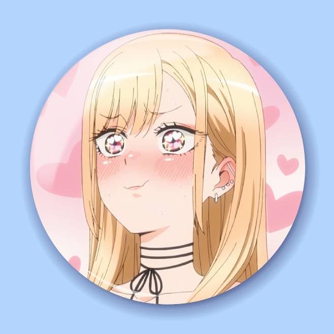 Аніме значок Ця порцелянова лялечка закохалася (My Dress-Up Darling) 15, 56 мм, глянець